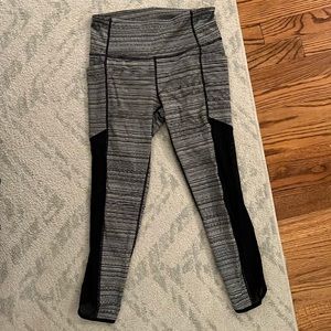 Athleta salutation stash pocket legging with mesh
